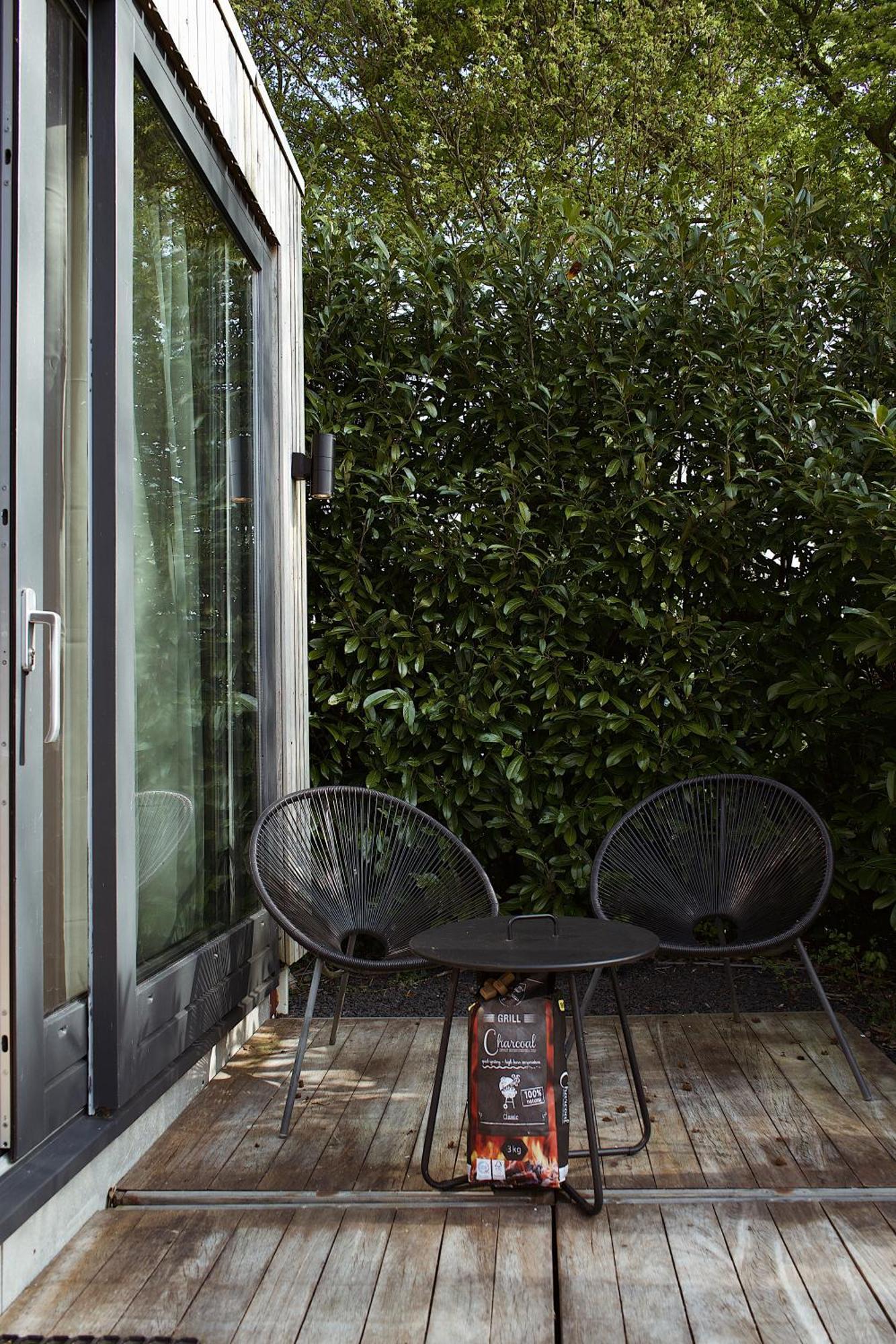 Villa Modern Tiny House Op Rustig Watersportpark Elahuizen Exterior foto
